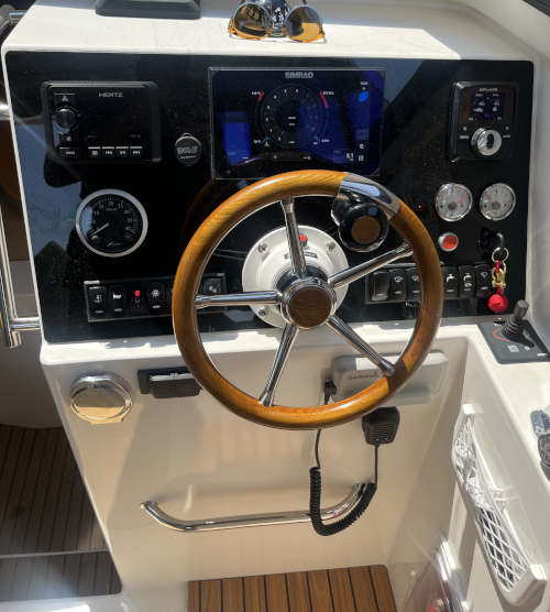 Simrad upravljačka ploča nakon obnove